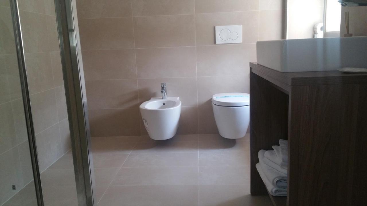 Lecco Centro - Casa Indipendente Apartment Bagian luar foto